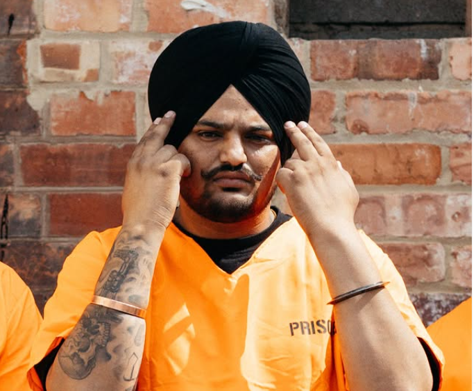 Sidhu Moosewala documentary को लेकर उनके पिता ने जताया विरोध, स्क्रीनिंग रोकने की मांग करते हुए भेजा कानूनी नोटिस